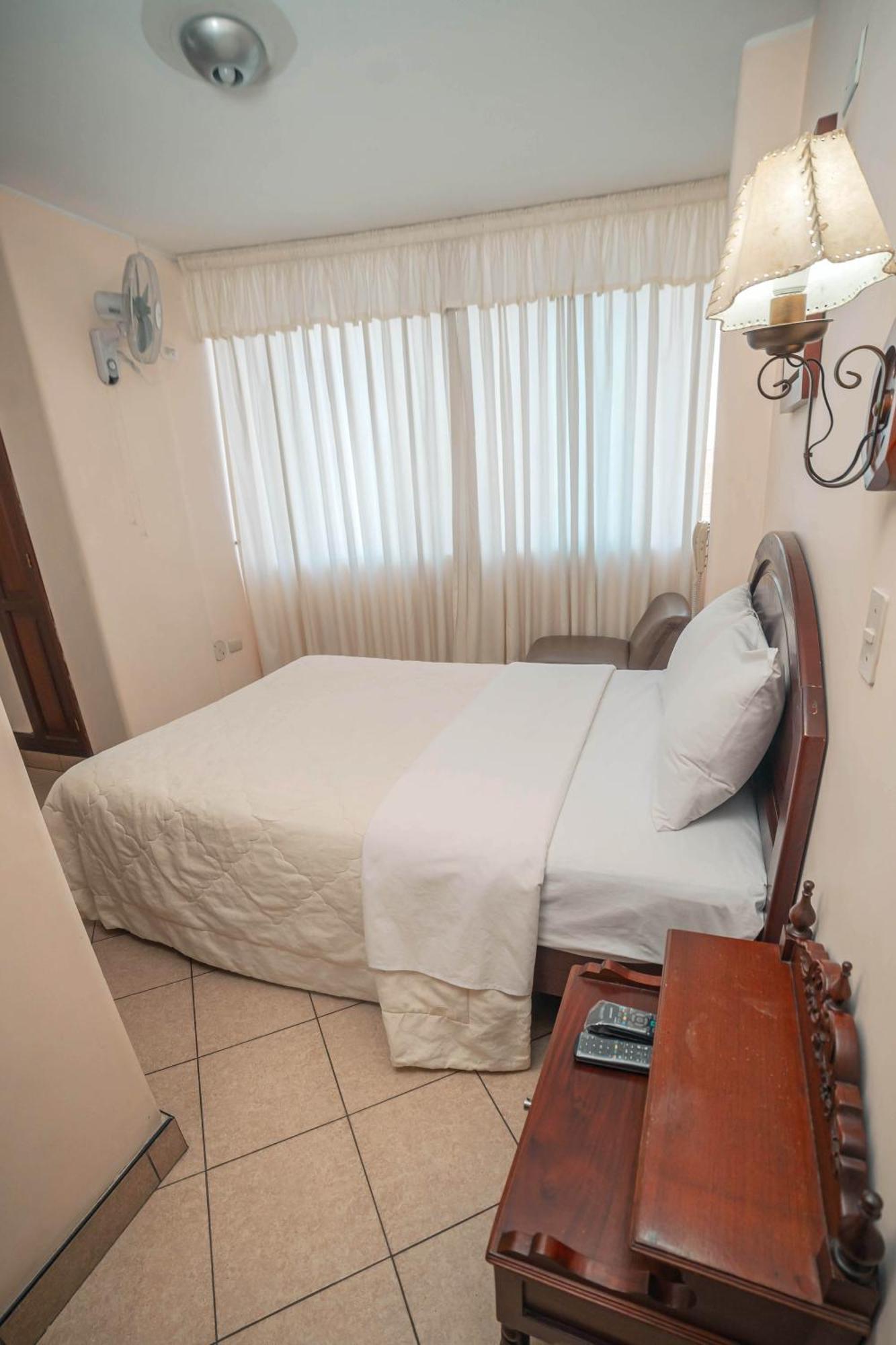 Hotel Torre Norte Trujillo Zewnętrze zdjęcie