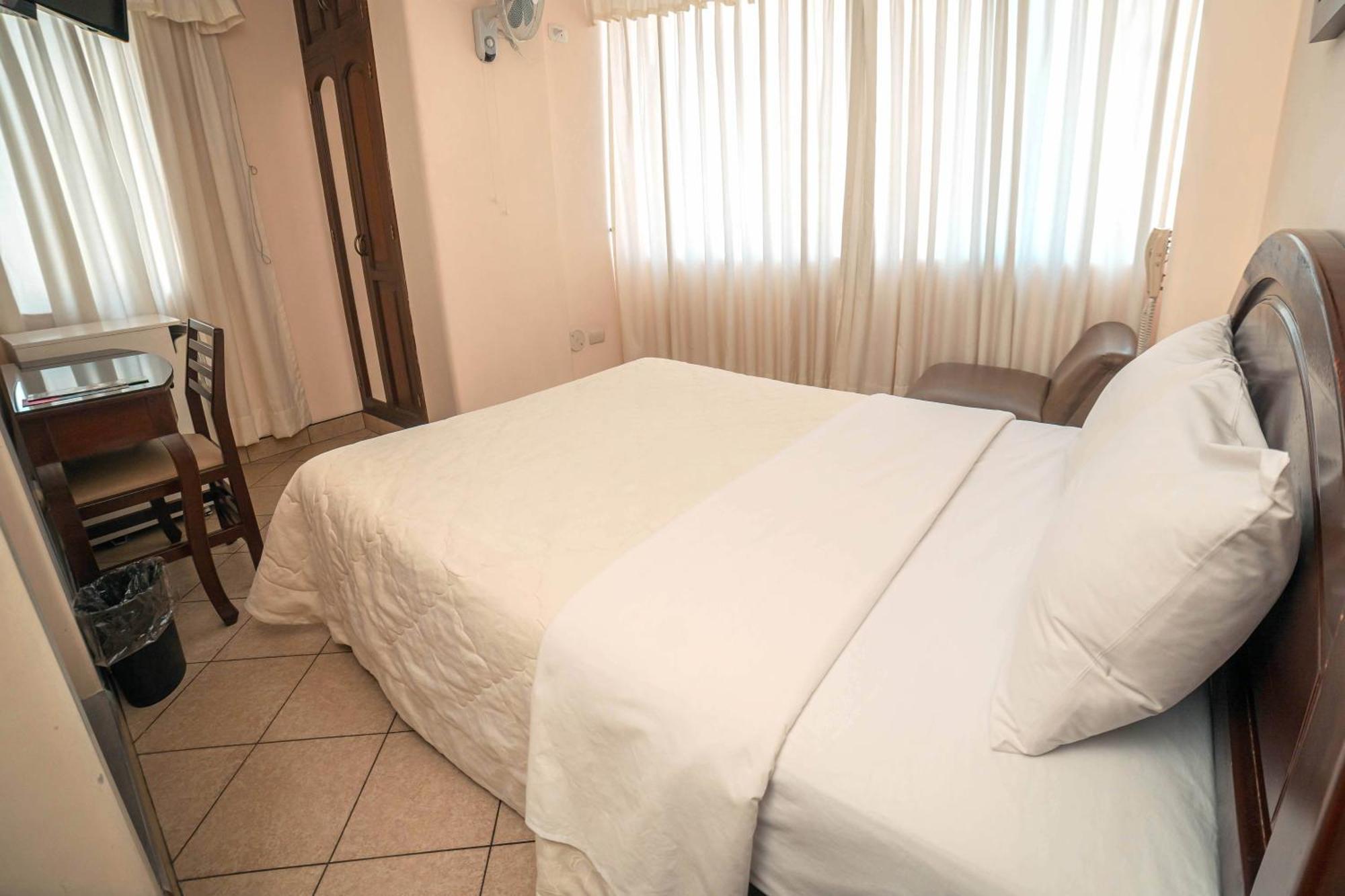 Hotel Torre Norte Trujillo Zewnętrze zdjęcie
