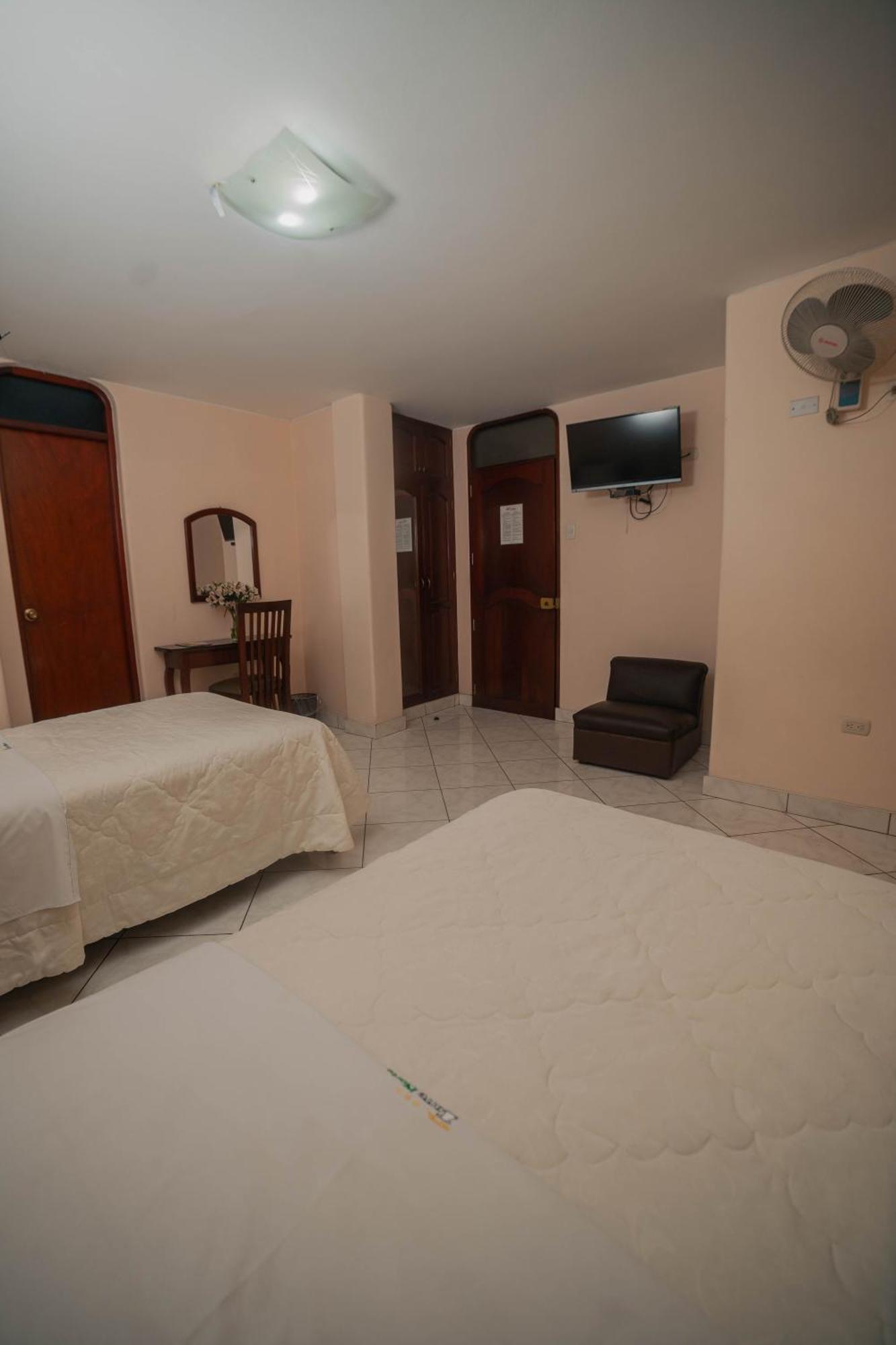 Hotel Torre Norte Trujillo Zewnętrze zdjęcie