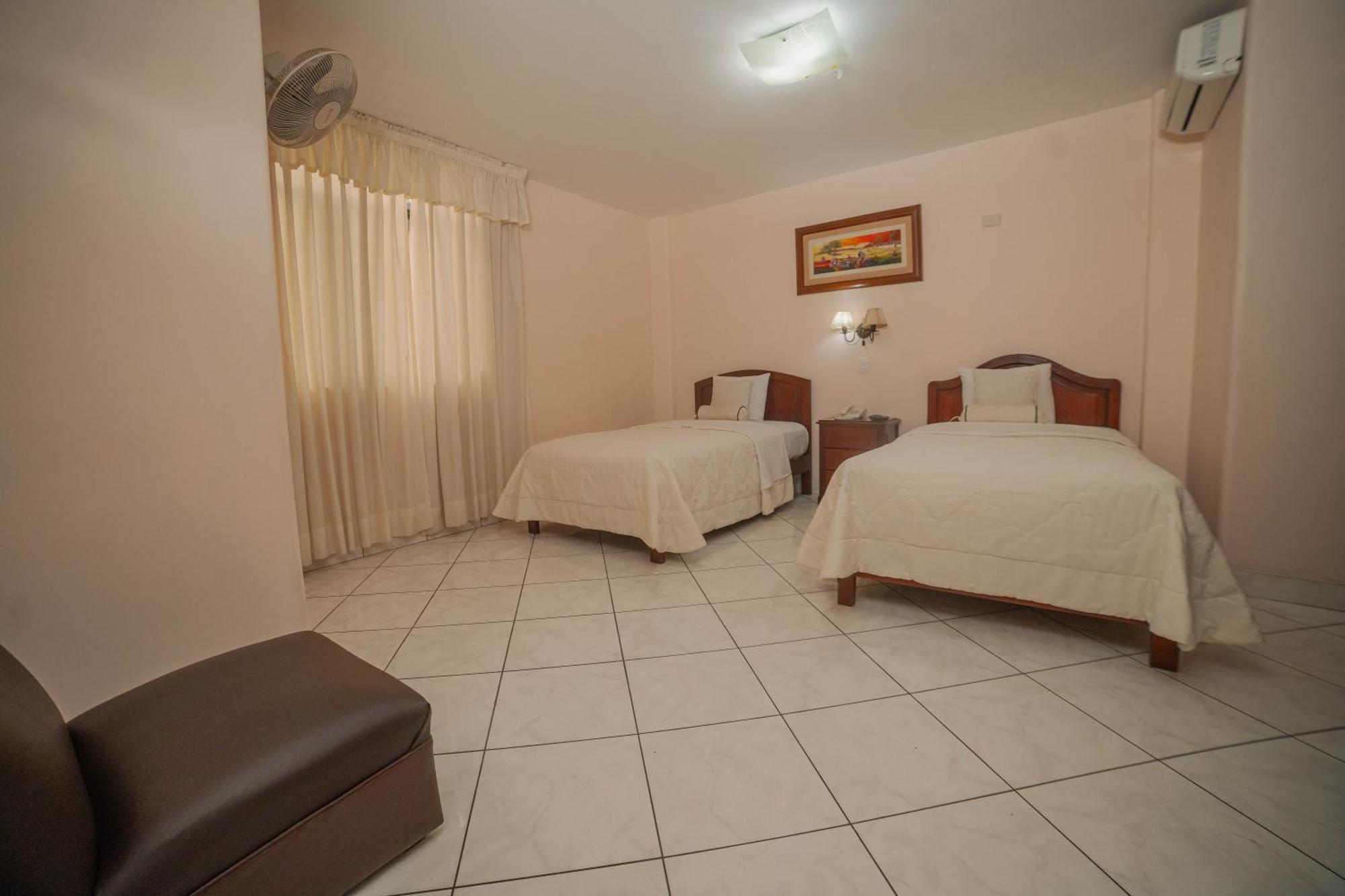 Hotel Torre Norte Trujillo Zewnętrze zdjęcie